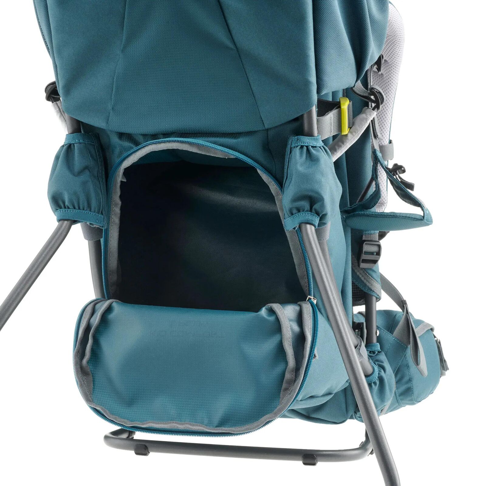 Compartment under the seat and side pockets of the Deuter Kid Comfort 1 Plus carrier
